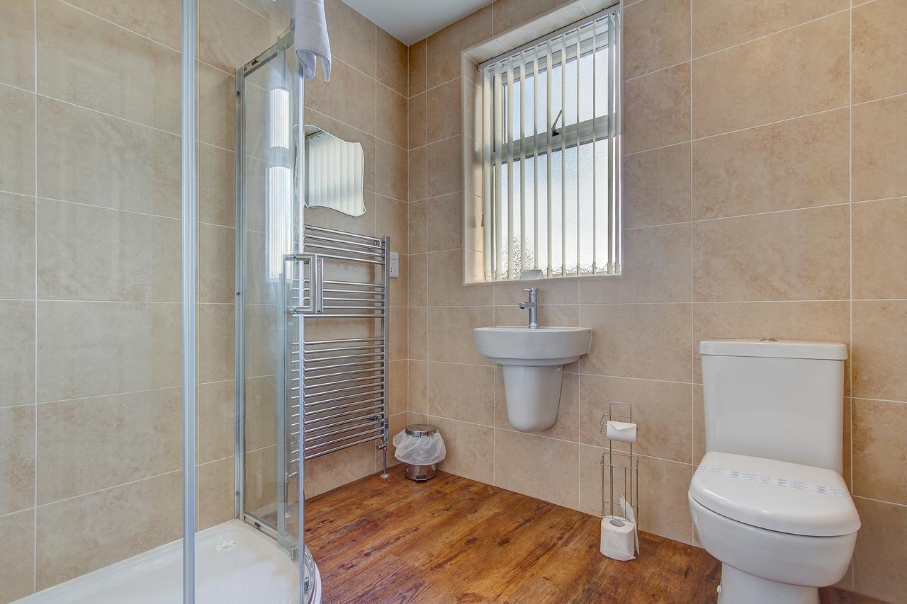New Boston Guest Accommodation Fleetwood Exterior photo