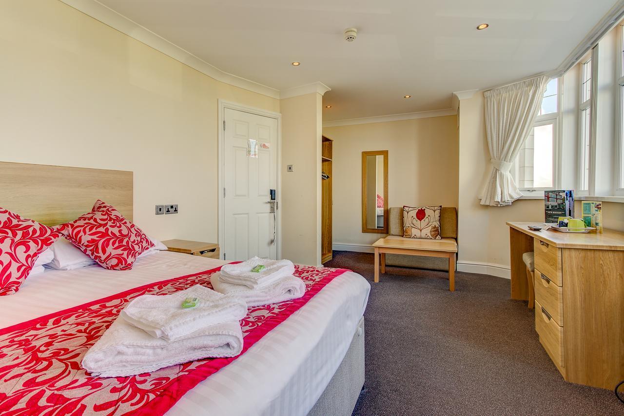 New Boston Guest Accommodation Fleetwood Exterior photo