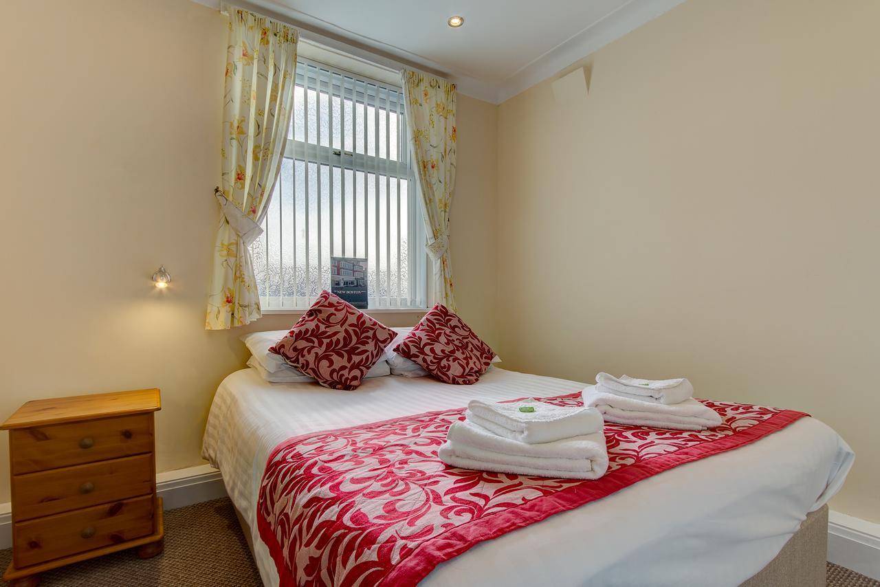 New Boston Guest Accommodation Fleetwood Exterior photo